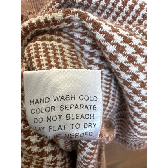Saints & Hearts Houndstooth Oversized Flannel Shacket Brown Womens Size M/L - Picture 6 of 6